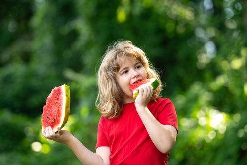 Banner da matéria Saúde digestiva infantil: 7 cuidados para melhorar o bem-estar das crianças