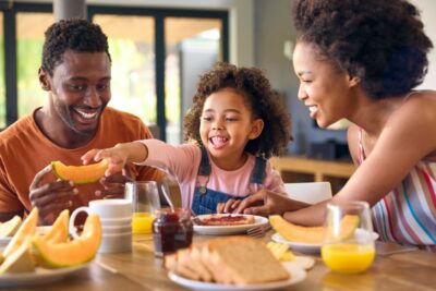 7 ideias de café da manhã prático para crianças nos dias corridos