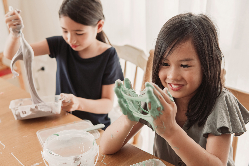 Banner da matéria Slime caseiro: receitas divertidas para fazer junto com as crianças