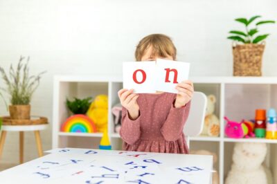 Alfabetização em casa: 5 atividades lúdicas para fazer com as crianças