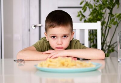 “Meu filho não quer comer”: quando a recusa alimentar merece atenção