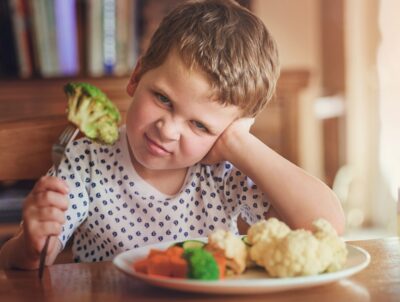 Os alimentos mais rejeitados por crianças e como introduzi-los de forma saborosa e criativa
